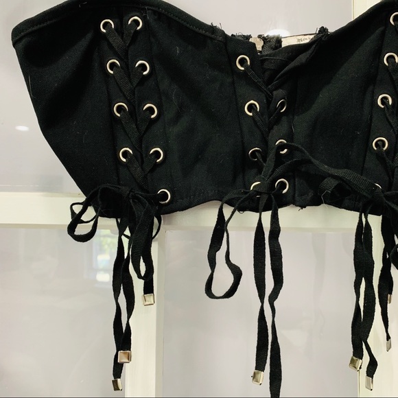Black lace up crop top - Picture 2 of 6